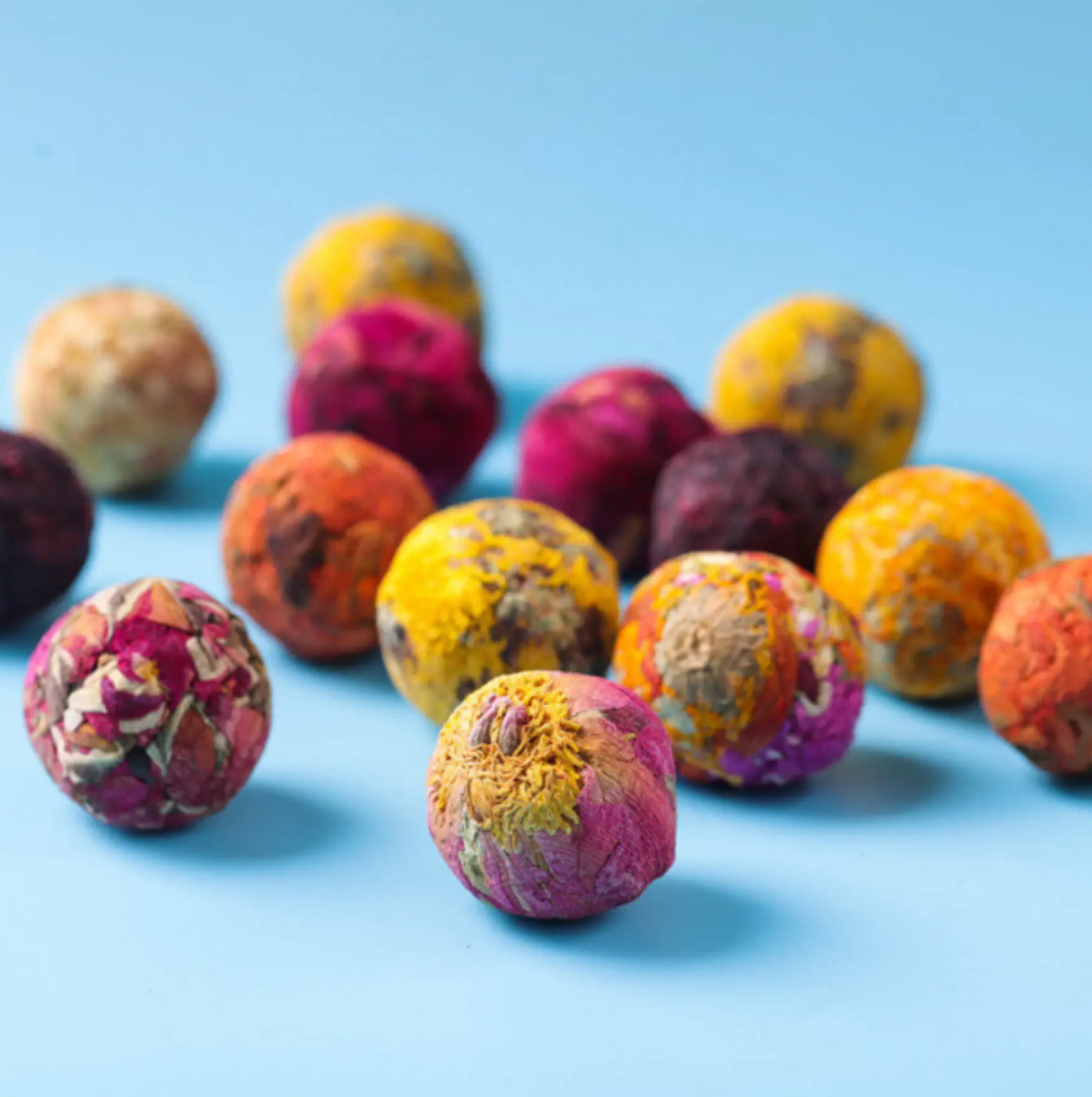 Paquete de bolas de té de flores saludables con peonías, flores mixtas y capullos de rosa
